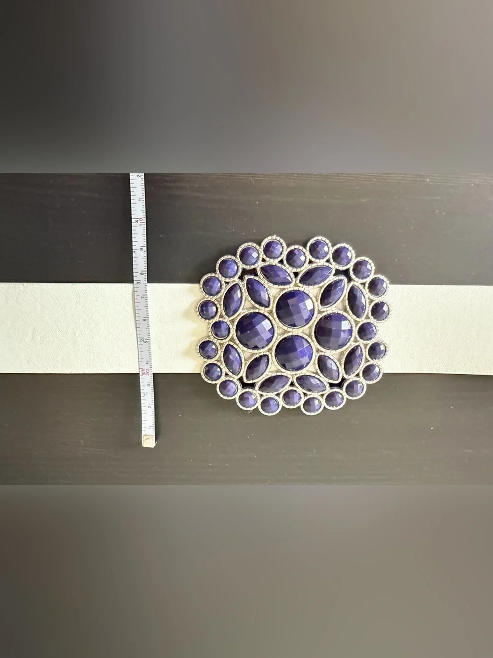 White Stretch Waist Belt Size S Dark Blue Jeweled Medallion Buckle NEW